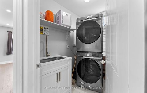 Photo 16 at 32 - 32 Viewcrest Circle, Clairville, Toronto