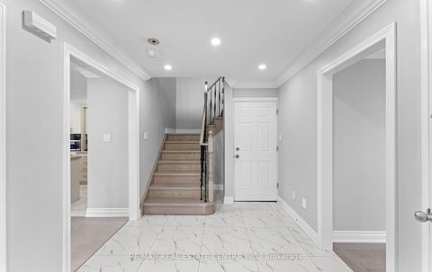 Photo 21 at 32 - 32 Viewcrest Circle, Clairville, Toronto