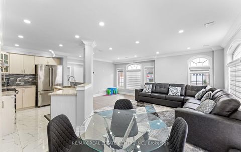 Photo 26 at 32 - 32 Viewcrest Circle, Clairville, Toronto