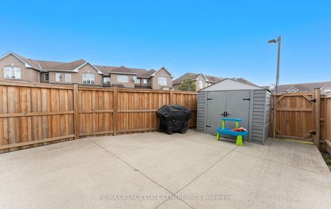 Photo 35 at 32 - 32 Viewcrest Circle, Clairville, Toronto