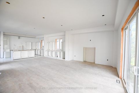 Photo 5 at 24 Rainbow Drive, West Woodbridge, Vaughan