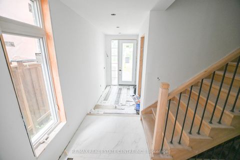 Photo 10 at 24 Rainbow Drive, West Woodbridge, Vaughan
