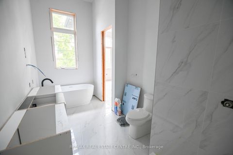 Photo 16 at 24 Rainbow Drive, West Woodbridge, Vaughan