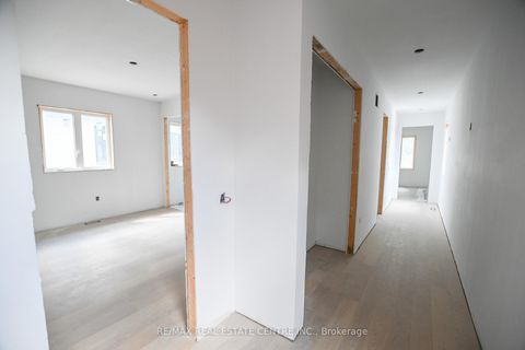 Photo 19 at 24 Rainbow Drive, West Woodbridge, Vaughan