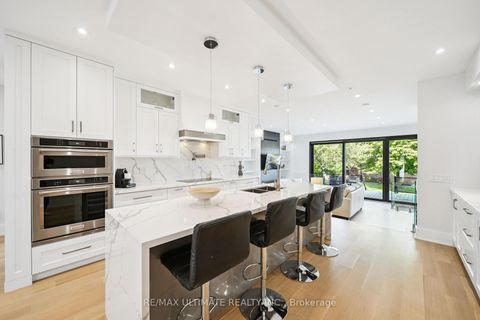 Photo 4 at 212 Queenslea Avenue, Pelmo Park W4, Toronto
