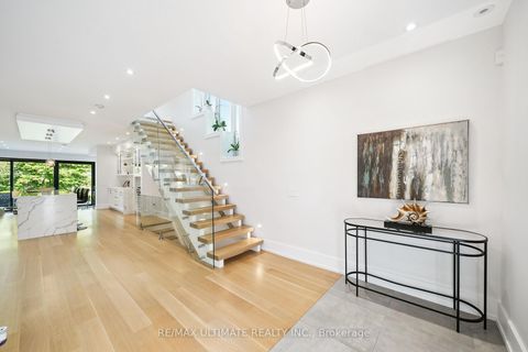 Photo 8 at 212 Queenslea Avenue, Pelmo Park W4, Toronto