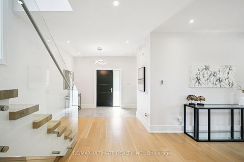 Photo 9 at 212 Queenslea Avenue, Pelmo Park W4, Toronto