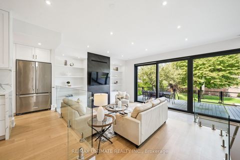 Photo 14 at 212 Queenslea Avenue, Pelmo Park W4, Toronto