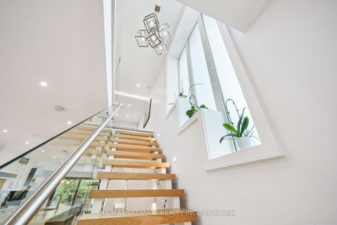 Photo 18 at 212 Queenslea Avenue, Pelmo Park W4, Toronto