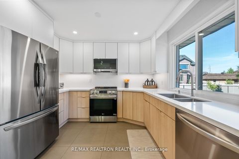 Photo 6 at 11 Artreeva Drive, Bathurst Manor, Toronto