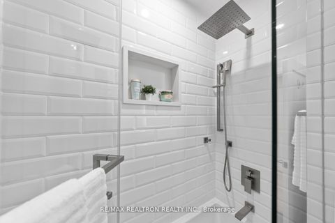 Photo 8 at 11 Artreeva Drive, Bathurst Manor, Toronto