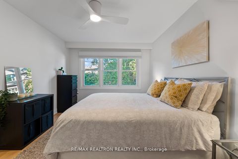 Photo 9 at 11 Artreeva Drive, Bathurst Manor, Toronto