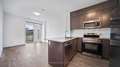 Photo 4 at 004 - 95 Dundas Street W, GO Glenorchy, Oakville