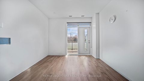 Photo 6 at 004 - 95 Dundas Street W, GO Glenorchy, Oakville