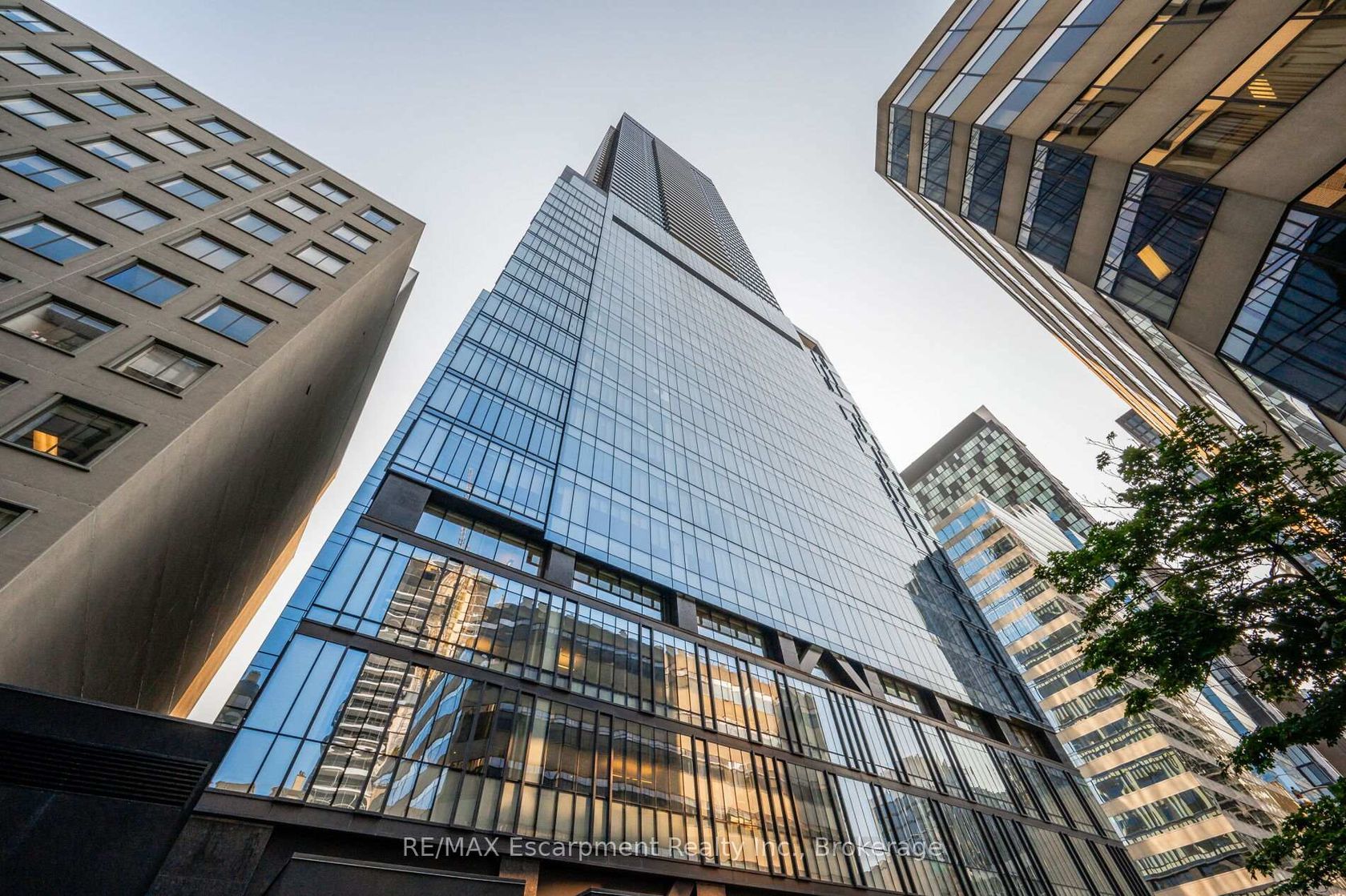 2816 - 488 University Avenue, University, Toronto 