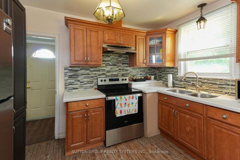 Photo 3 at 30 Silvercrest Avenue, Alderwood, Toronto