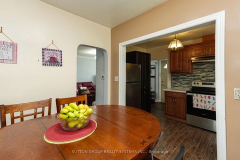 Photo 6 at 30 Silvercrest Avenue, Alderwood, Toronto