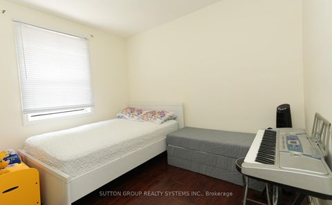 Photo 11 at 30 Silvercrest Avenue, Alderwood, Toronto