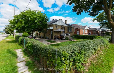 Photo 28 at 30 Silvercrest Avenue, Alderwood, Toronto