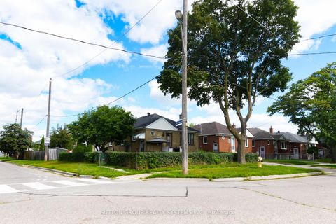 Photo 29 at 30 Silvercrest Avenue, Alderwood, Toronto
