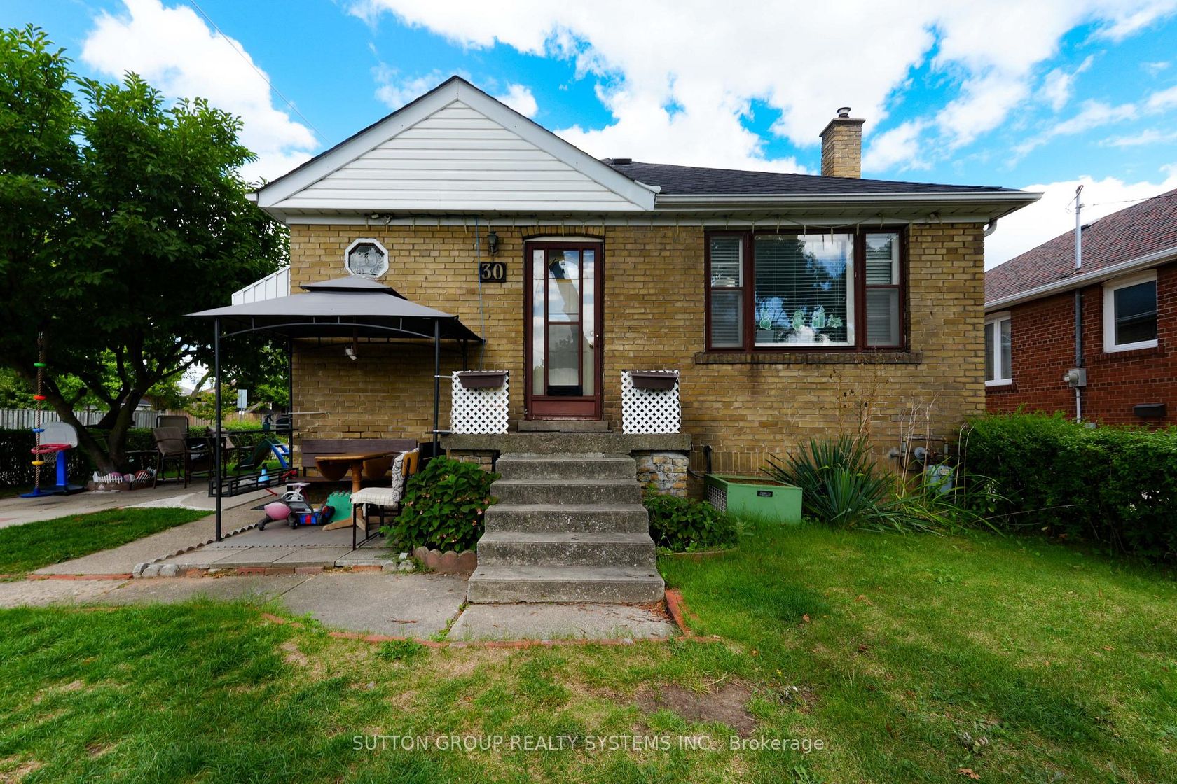 30 Silvercrest Avenue, Alderwood, Toronto 