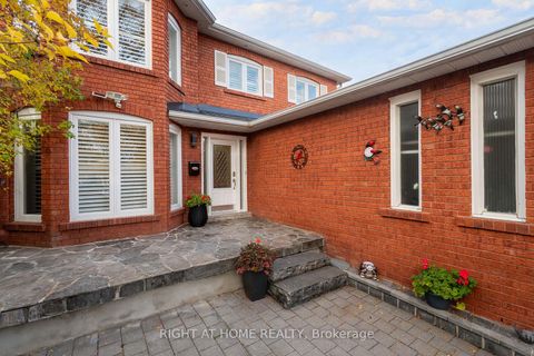 Photo 2 at 70 Bellona Street, West Woodbridge, Vaughan