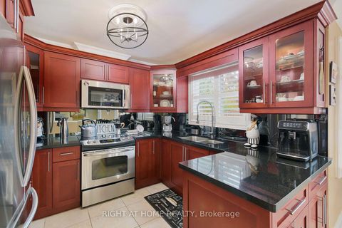 Photo 18 at 70 Bellona Street, West Woodbridge, Vaughan