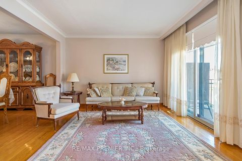 Photo 7 at 20 Grenadine Court, Humber Summit, Toronto