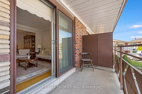 Photo 9 at 20 Grenadine Court, Humber Summit, Toronto