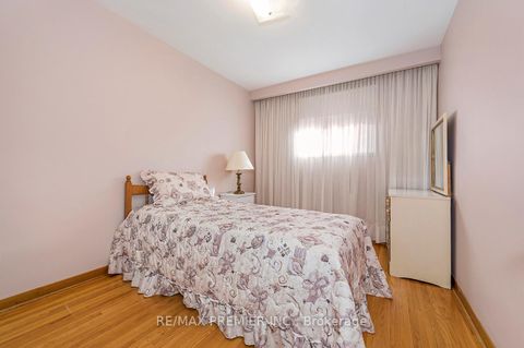 Photo 14 at 20 Grenadine Court, Humber Summit, Toronto