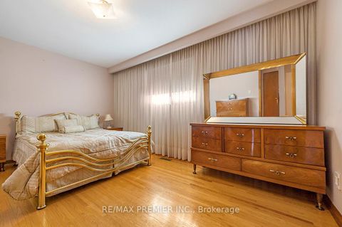 Photo 15 at 20 Grenadine Court, Humber Summit, Toronto