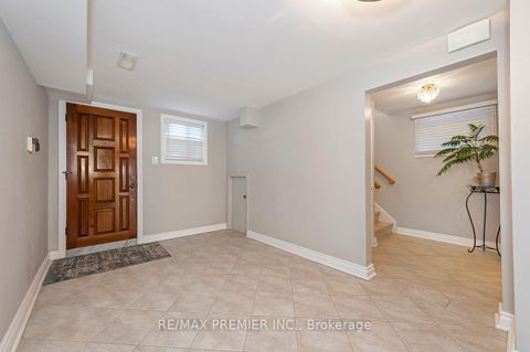 Photo 16 at 20 Grenadine Court, Humber Summit, Toronto