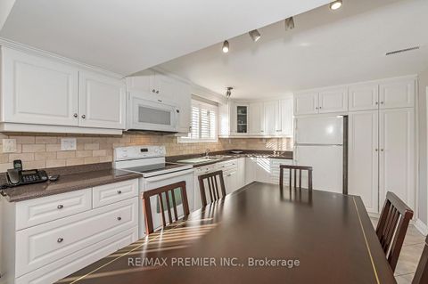 Photo 22 at 20 Grenadine Court, Humber Summit, Toronto