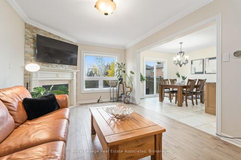 Photo 13 at 27 Royal Ridge Crescent, Maple, Vaughan