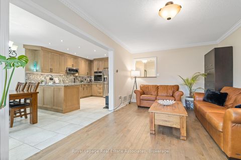 Photo 14 at 27 Royal Ridge Crescent, Maple, Vaughan