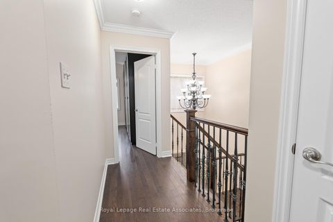 Photo 18 at 27 Royal Ridge Crescent, Maple, Vaughan