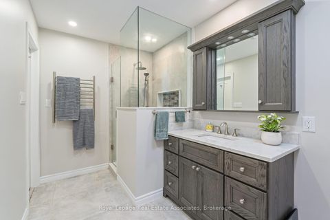 Photo 21 at 27 Royal Ridge Crescent, Maple, Vaughan