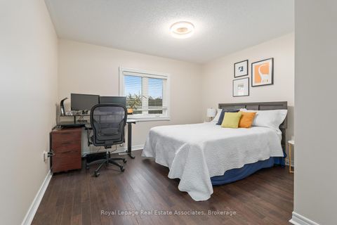 Photo 24 at 27 Royal Ridge Crescent, Maple, Vaughan