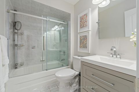 Photo 25 at 27 Royal Ridge Crescent, Maple, Vaughan