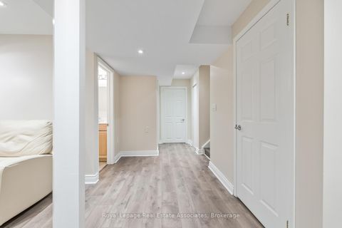 Photo 26 at 27 Royal Ridge Crescent, Maple, Vaughan