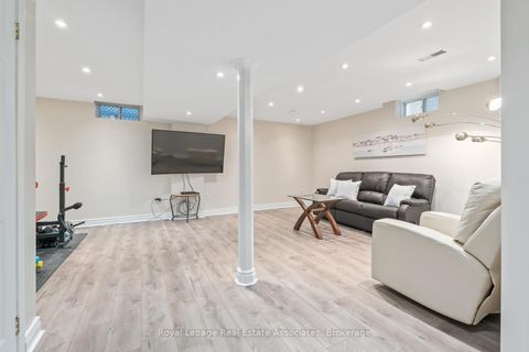 Photo 27 at 27 Royal Ridge Crescent, Maple, Vaughan