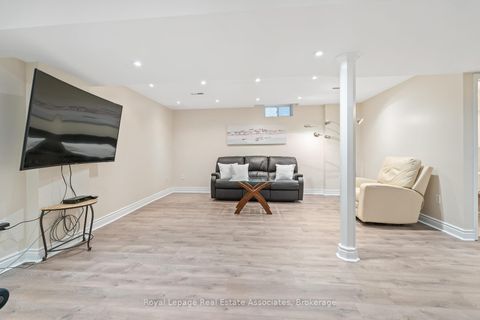 Photo 28 at 27 Royal Ridge Crescent, Maple, Vaughan