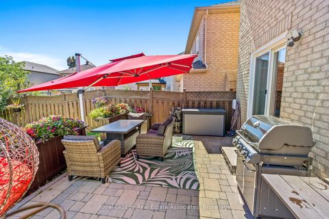 Photo 34 at 27 Royal Ridge Crescent, Maple, Vaughan