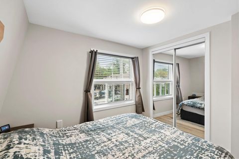 Photo 11 at 1254 Woodbine Avenue, East York, Toronto