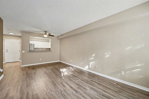 Photo 11 at 208 - 91 Townsgate Drive, Yorkhill, Vaughan