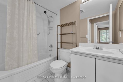 Photo 15 at 208 - 91 Townsgate Drive, Yorkhill, Vaughan