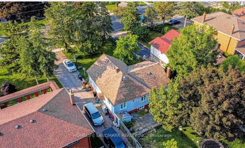 Photo 2 at 247 Drewry Avenue, Newtonbrook West, Toronto