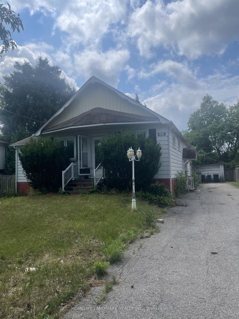 Photo 3 at 247 Drewry Avenue, Newtonbrook West, Toronto