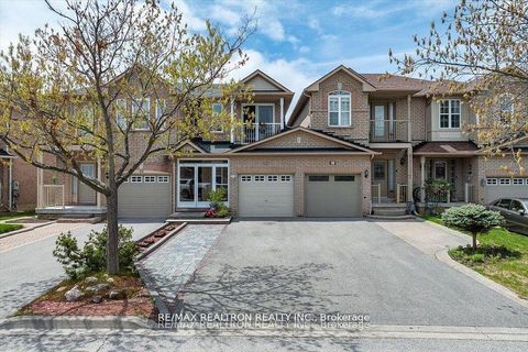Photo 1 at 63 Carousel Crescent, Oak Ridges Lake Wilcox, Richmond Hill