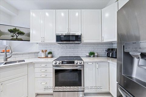 Photo 16 at 63 Carousel Crescent, Oak Ridges Lake Wilcox, Richmond Hill